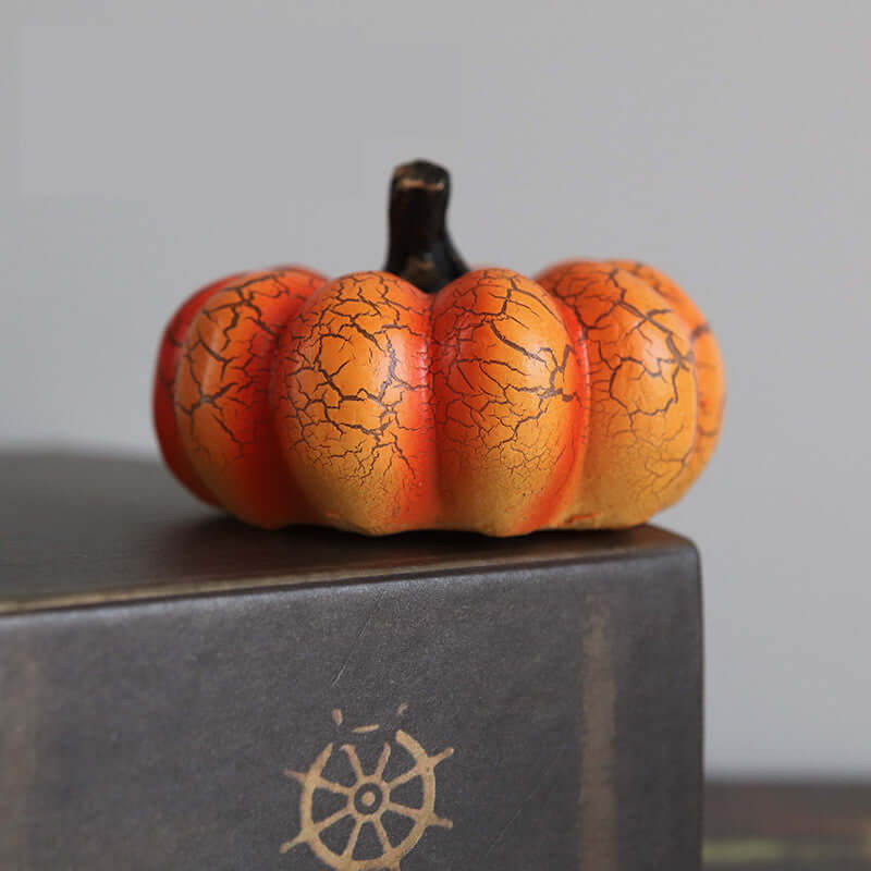 Flickering LED Pumpkin Lantern - Hauntingly Realistic Halloween Glow
